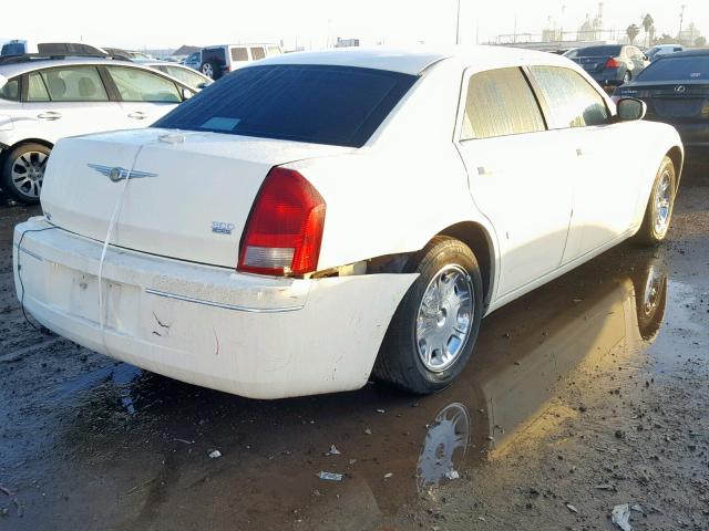 2C3KA53G66H488164 - 2006 CHRYSLER 300 TOURIN WHITE photo 4