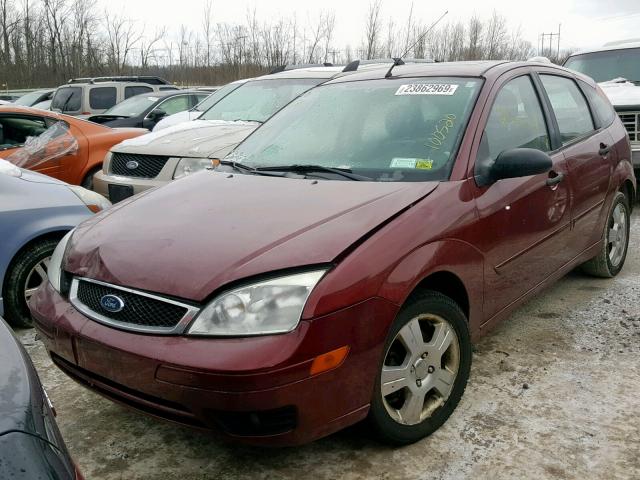 1FAFP37N16W169531 - 2006 FORD FOCUS ZX5 RED photo 2