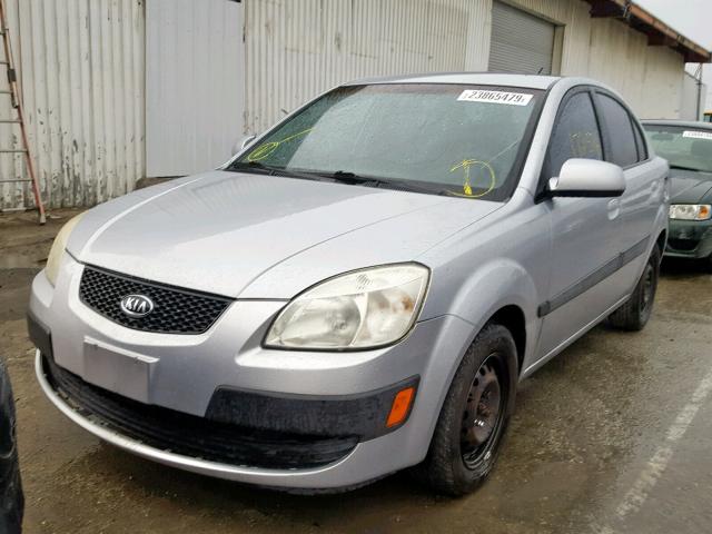 KNADE123066114678 - 2006 KIA RIO SILVER photo 2