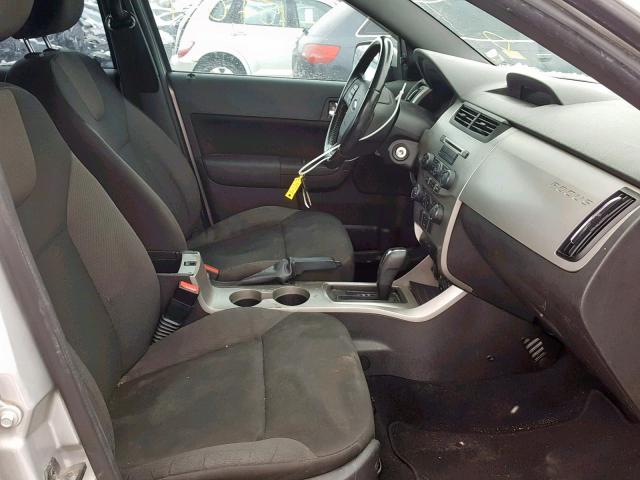 1FAHP36NX9W245357 - 2009 FORD FOCUS SES SILVER photo 5