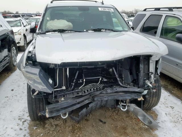 1GNSKCE08BR262707 - 2011 CHEVROLET TAHOE K150 SILVER photo 9