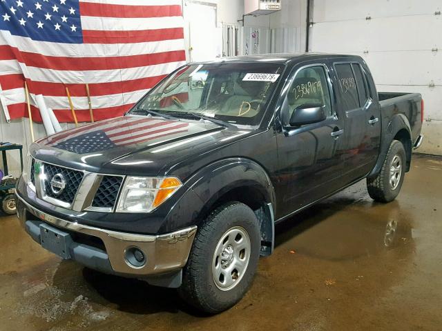 1N6AD07W37C436978 - 2007 NISSAN FRONTIER C BLACK photo 2