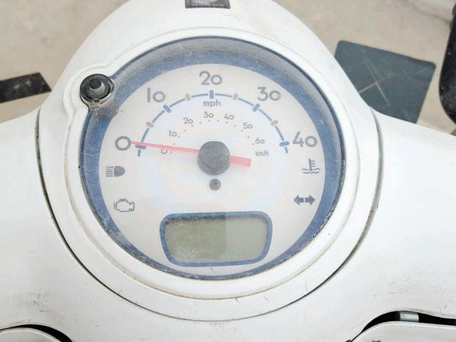 JH2AF7718GK003485 - 2016 HONDA NCW50 WHITE photo 8