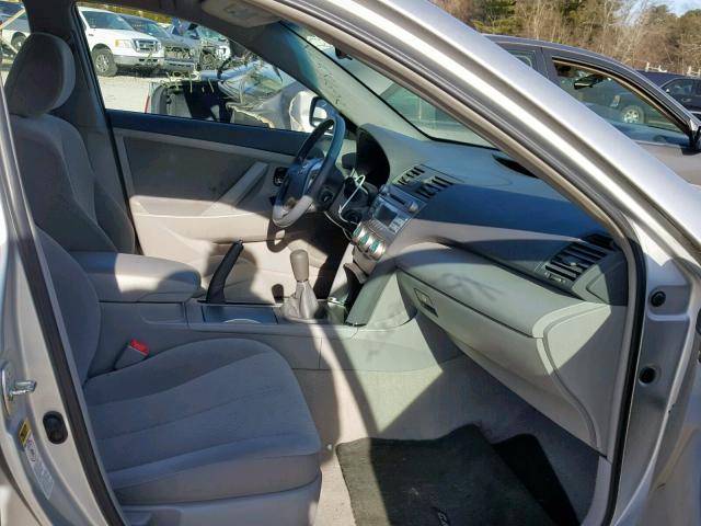 4T1BE46K89U394469 - 2009 TOYOTA CAMRY BASE GRAY photo 5