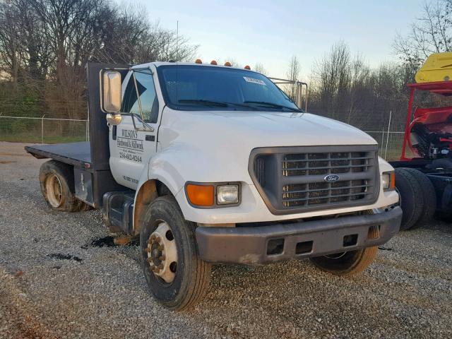 3FDNF6546YMA44057 - 2000 FORD F650 SUPER WHITE photo 1