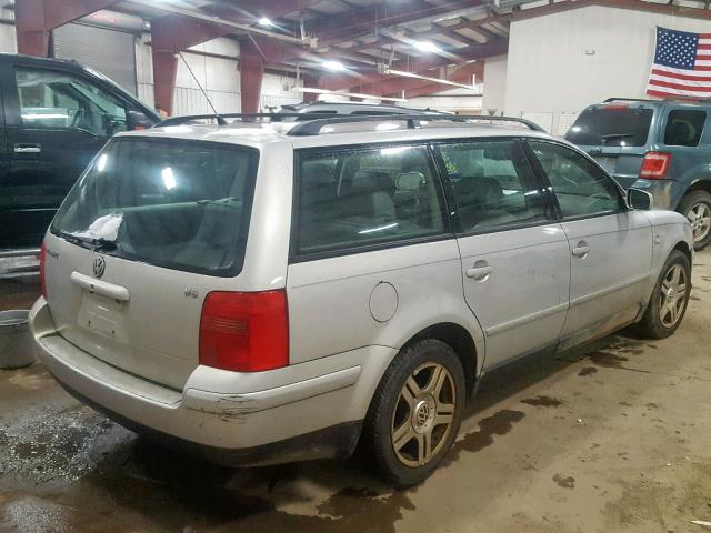 WVWVD23B8YE324802 - 2000 VOLKSWAGEN PASSAT GLX 银色 照片 4