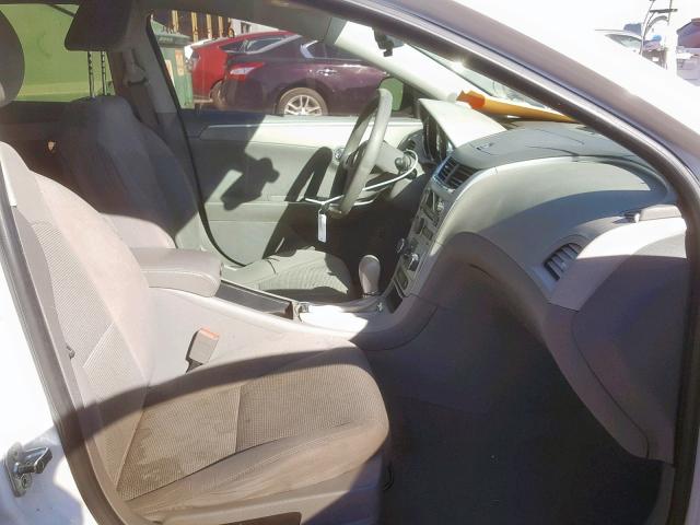 1G1ZB5EB6AF223918 - 2010 CHEVROLET MALIBU LS WHITE photo 5