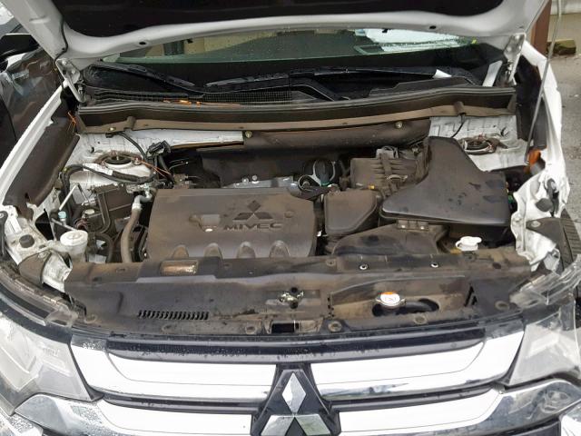 JA4AD3A31GZ029705 - 2016 MITSUBISHI OUTLANDER 白色 照片 7