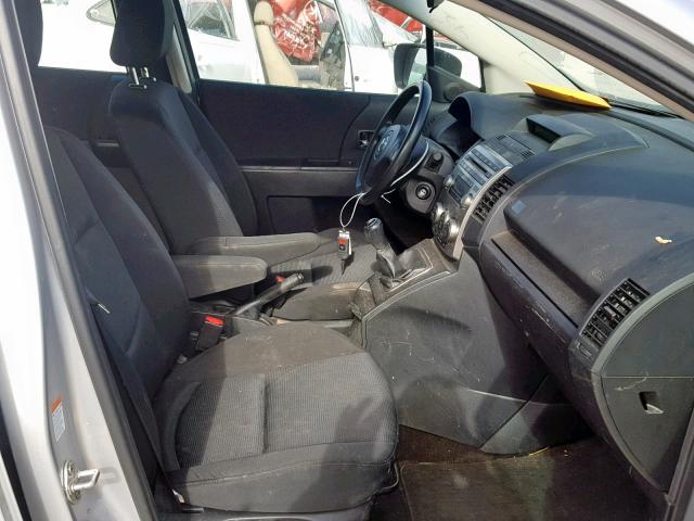 JM1CR29L580323421 - 2008 MAZDA 5 SILVER photo 5