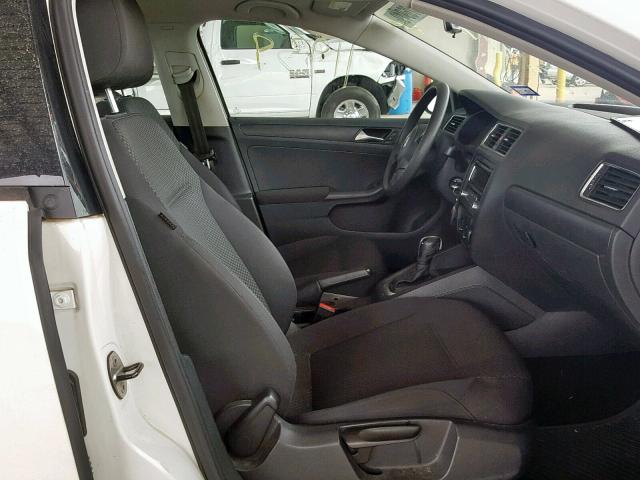 3VW2K7AJ2CM336685 - 2012 VOLKSWAGEN JETTA BASE Սպիտակ լուսանկար 5