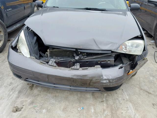 1FAHP34N27W344920 - 2007 FORD FOCUS ZX4 GRAY photo 9