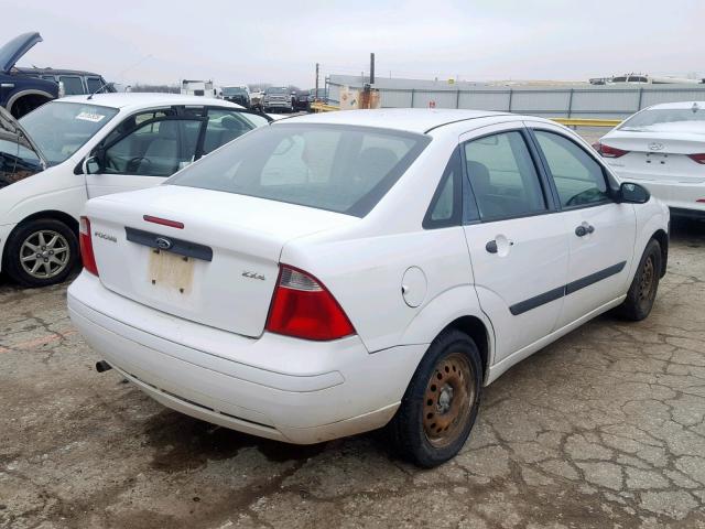 1FAFP34N46W241665 - 2006 FORD FOCUS ZX4 WHITE photo 4