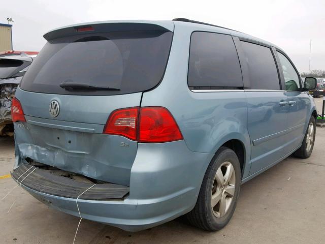 2V8HW34119R517840 - 2009 VOLKSWAGEN ROUTAN SE BLUE photo 4