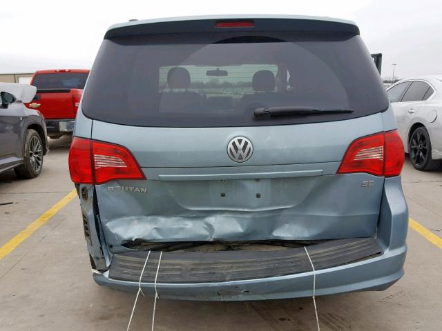 2V8HW34119R517840 - 2009 VOLKSWAGEN ROUTAN SE BLUE photo 9