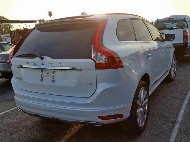 YV440MDU6H2131792 - 2017 VOLVO XC60 T5 WHITE photo 4