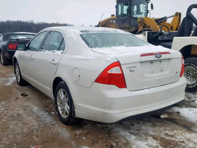 3FAHP0GA2BR334570 - 2011 FORD FUSION S WHITE photo 3