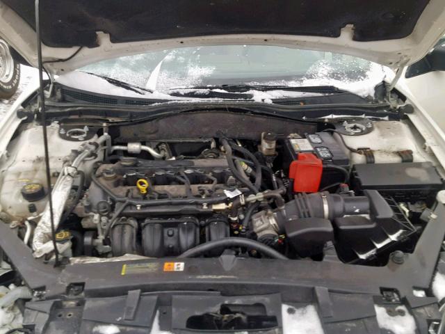 3FAHP0GA2BR334570 - 2011 FORD FUSION S WHITE photo 7