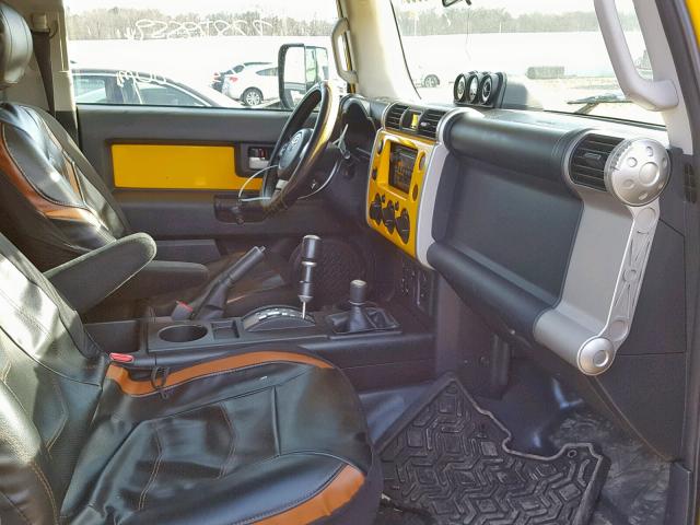 JTEBU11F070024231 - 2007 TOYOTA FJ CRUISER YELLOW photo 5