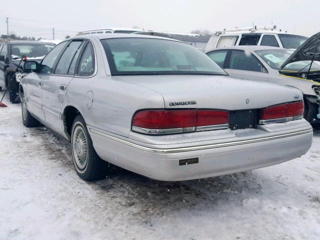 2FALP73W7TX202931 - 1996 FORD CROWN VICT SILVER photo 3