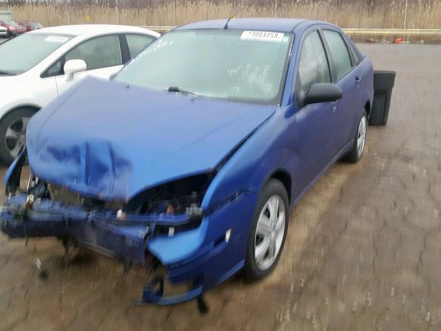 1FAFP34N95W282954 - 2005 FORD FOCUS ZX4 BLUE photo 2