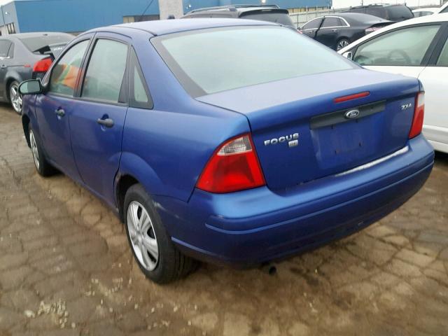 1FAFP34N95W282954 - 2005 FORD FOCUS ZX4 BLUE photo 3