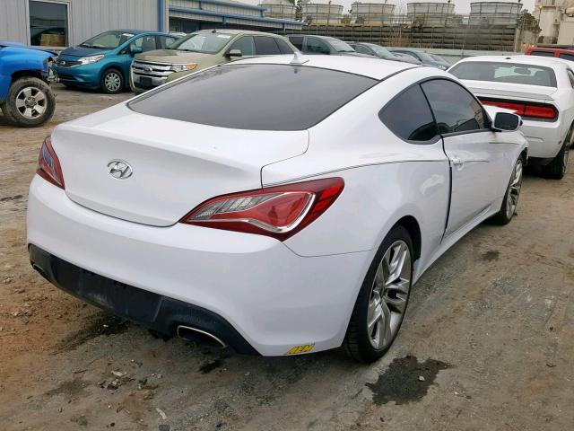 KMHHU6KJ4GU133049 - 2016 HYUNDAI GENESIS CO WHITE photo 4