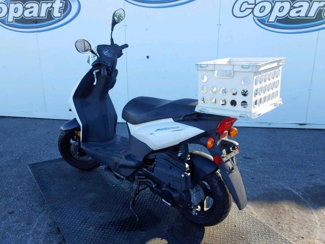 RFGBS1HE7DXAW0816 - 2013 LANCIA SCOOTER WHITE photo 3
