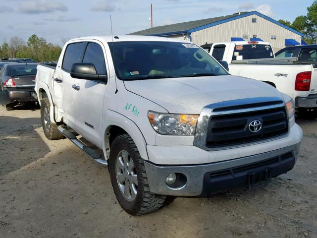 5TFEM5F16BX023350 - 2011 TOYOTA TUNDRA CRE WHITE photo 1