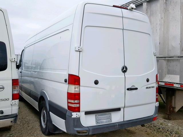 WD3PE8CB2B5594523 - 2011 MERCEDES-BENZ SPRINTER 2 WHITE photo 3