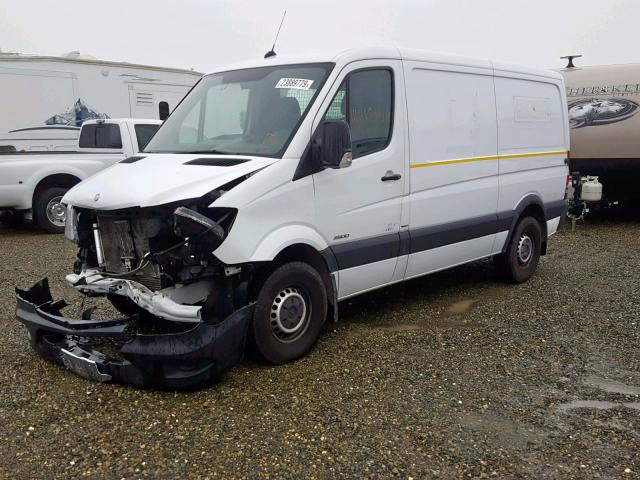 WD3PE7DC3E5884758 - 2014 MERCEDES-BENZ SPRINTER 2 WHITE photo 2