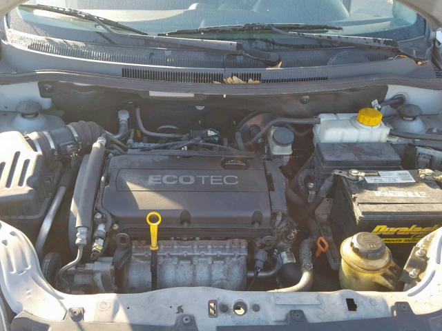 KL1TD56E49B404221 - 2009 CHEVROLET AVEO LS SILVER photo 7