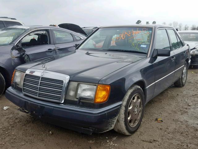 WDBEA34E6PB930816 - 1993 MERCEDES-BENZ 400 E CHARCOAL photo 2