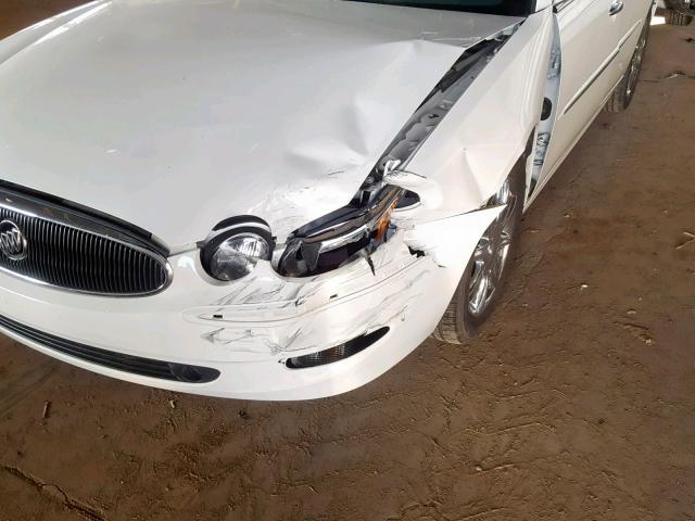 2G4WE567951321880 - 2005 BUICK LACROSSE C WHITE photo 9