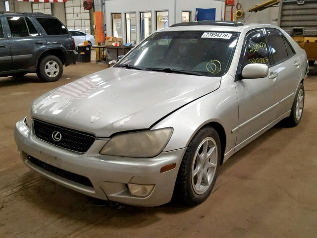 JTHBD192220062685 - 2002 LEXUS IS 300 GRAY photo 2