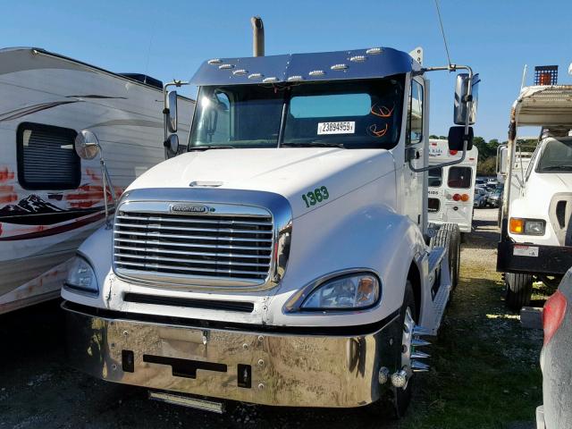 1FUJA6CG64DM86267 - 2004 FREIGHTLINER CONVENTION WHITE photo 2