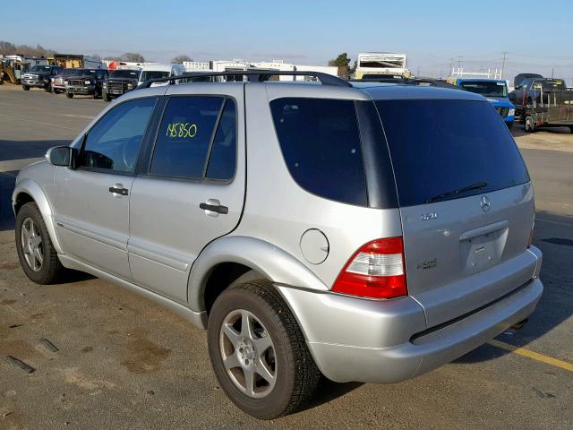 4JGAB54E63A380778 - 2003 MERCEDES-BENZ ML 320 SILVER photo 3