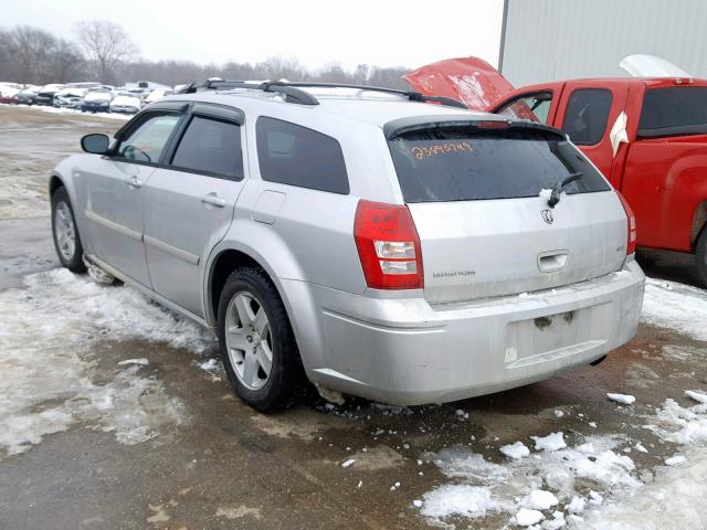 2D8FV48V55H155571 - 2005 DODGE MAGNUM SXT SILVER photo 3