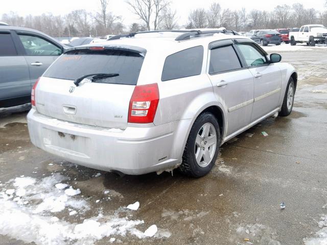 2D8FV48V55H155571 - 2005 DODGE MAGNUM SXT SILVER photo 4