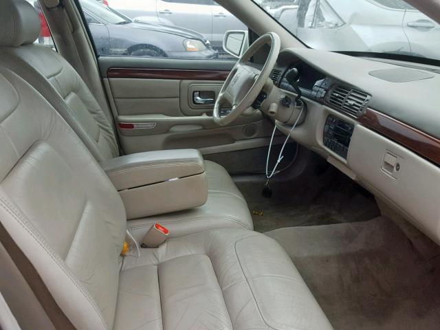 1G6KD54Y5XU790007 - 1999 CADILLAC DEVILLE WHITE photo 5