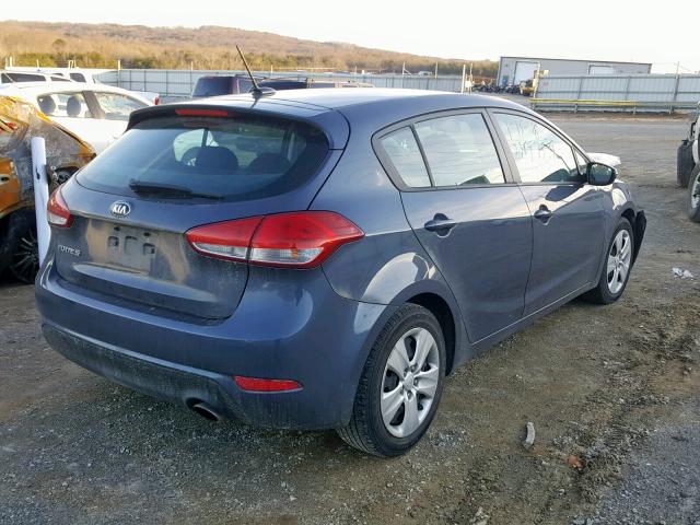 KNAFK5A86G5653299 - 2016 KIA FORTE LX GRAY photo 4