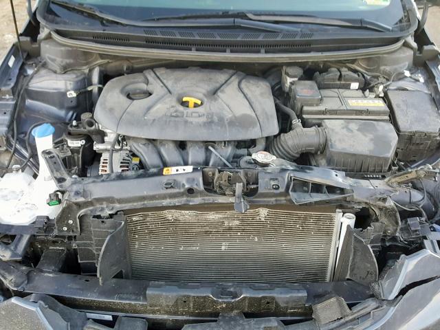 KNAFK5A86G5653299 - 2016 KIA FORTE LX GRAY photo 7