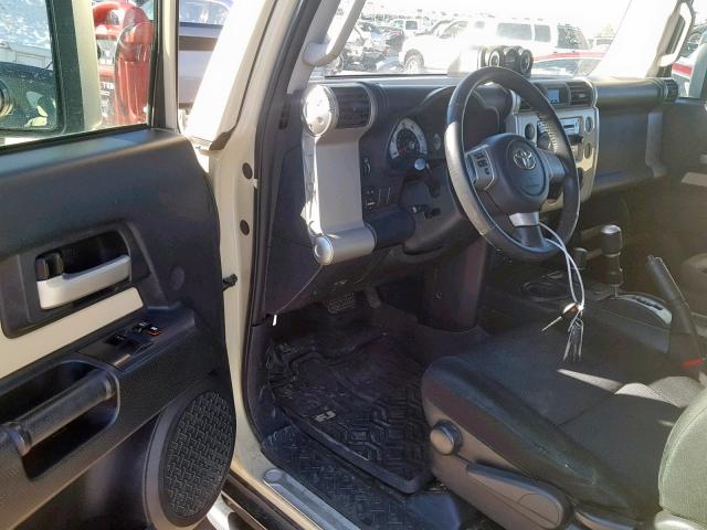 JTEBU11F78K005018 - 2008 TOYOTA FJ CRUISER TAN photo 9