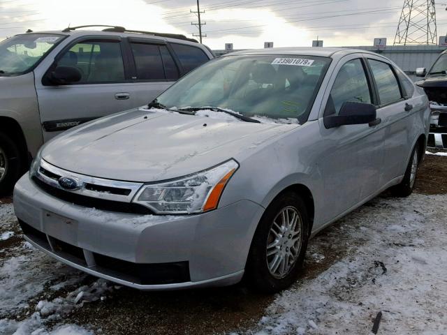 1FAHP35N59W159245 - 2009 FORD FOCUS SE SILVER photo 2