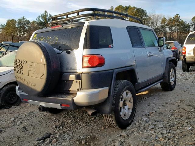 JTEBU11F070092142 - 2007 TOYOTA FJ CRUISER SILVER photo 4