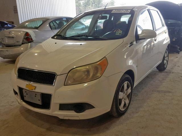 KL1TD66E99B396445 - 2009 CHEVROLET AVEO LS WHITE photo 2