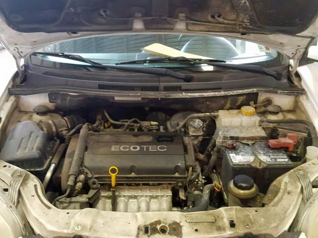 KL1TD66E99B396445 - 2009 CHEVROLET AVEO LS WHITE photo 7