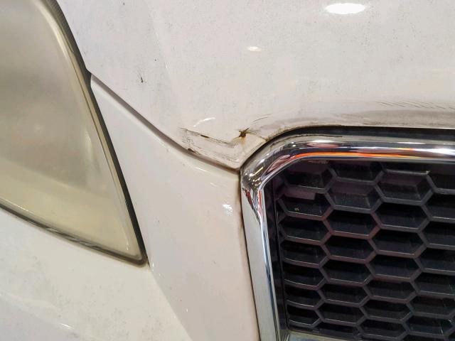 KL1TD66E99B396445 - 2009 CHEVROLET AVEO LS WHITE photo 9