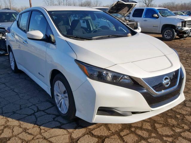 1N4AZ1CP2JC307975 - 2018 NISSAN LEAF S WHITE photo 1