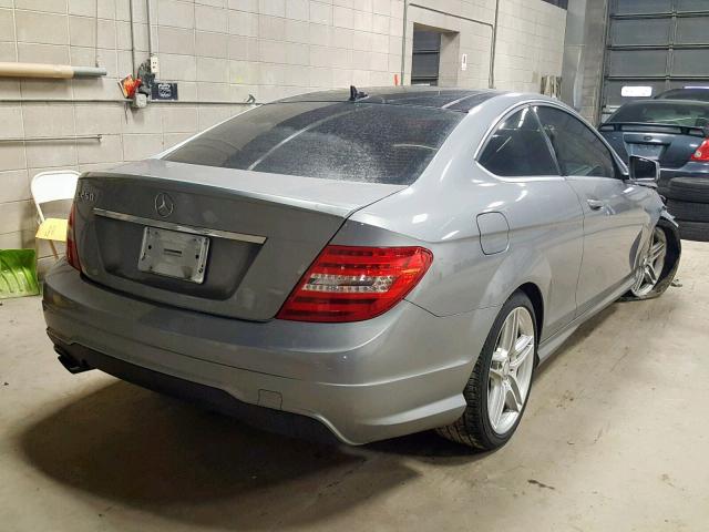 WDDGJ4HB6DF947027 - 2013 MERCEDES-BENZ C 250 GRAY photo 4