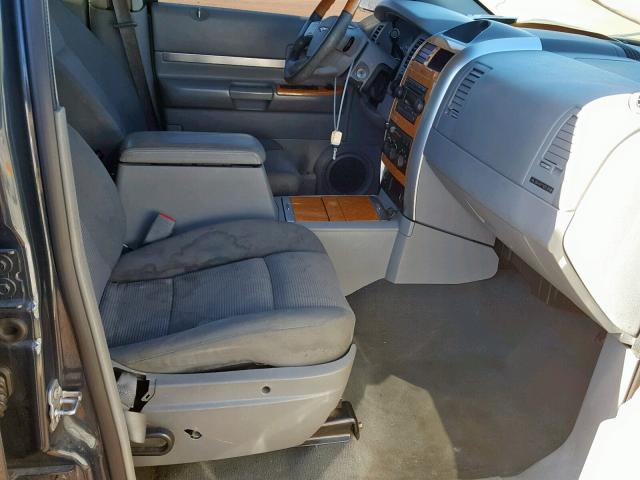 1A8HW58P47F550009 - 2007 CHRYSLER ASPEN LIMI GRAY photo 5